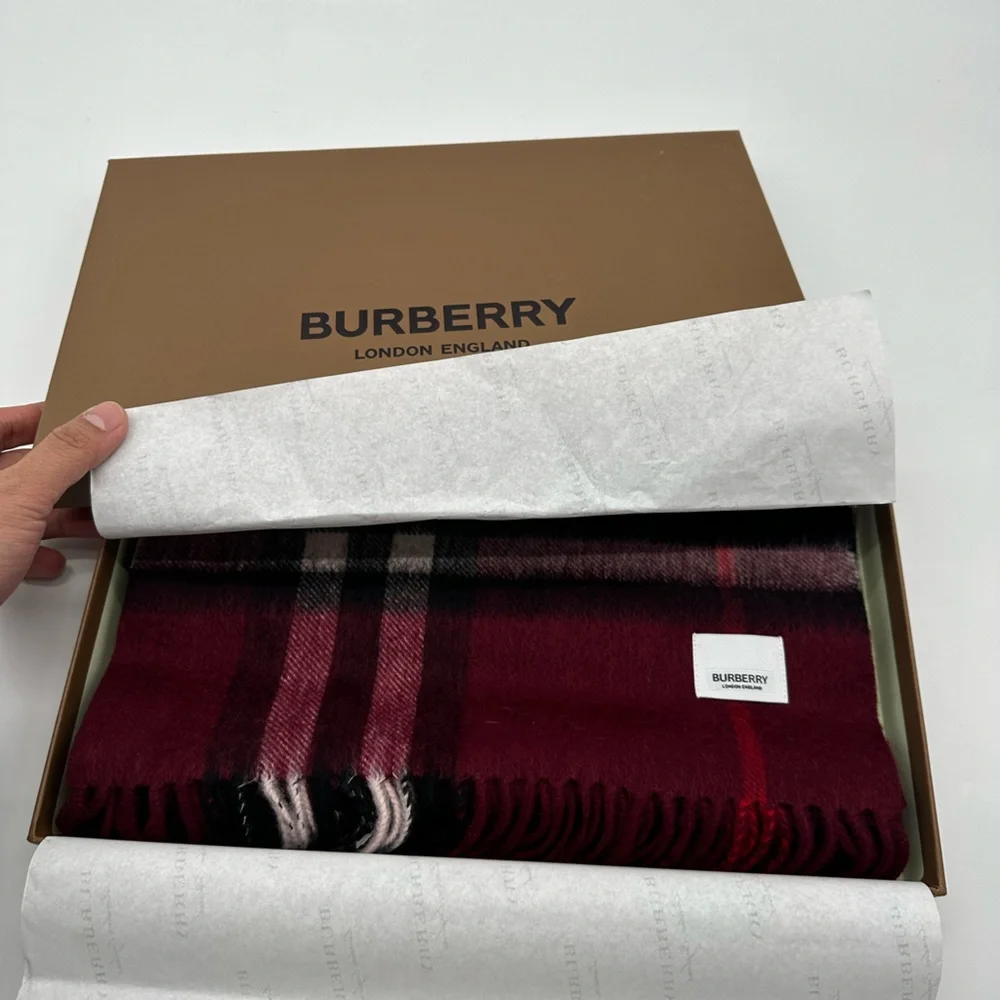 Brand New Burberry Signature Scarf Scarves